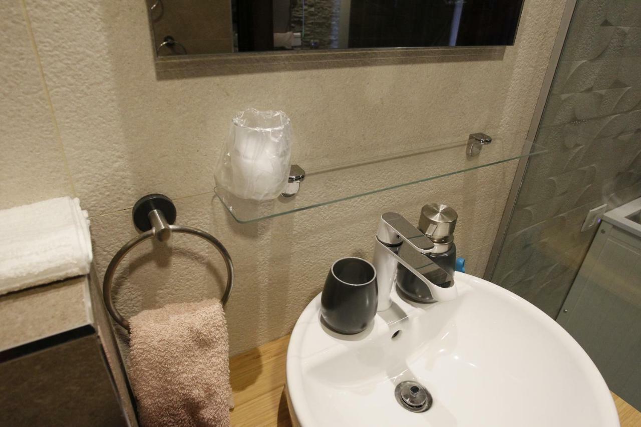 Villa Summer Dream With Heated Pool, Sauna And Jacuzzi Малинска Екстериор снимка